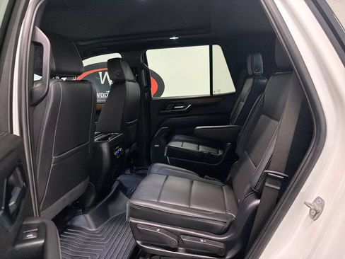 Used 2025 GMC Yukon Denali w/ Sun & Power Step Package AWD/4WD image 14