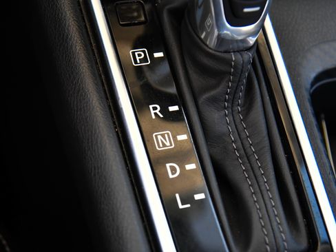 Used 2025 Nissan Sentra SV FWD image 22