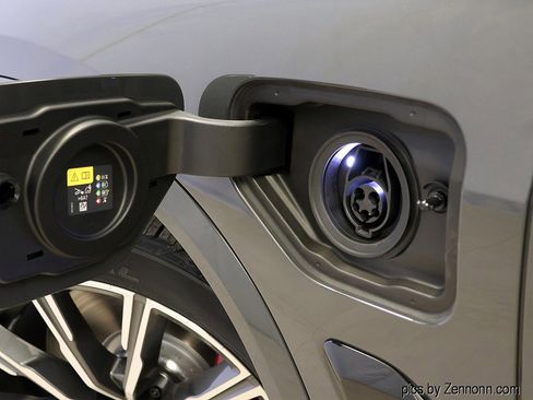 New 2026 BMW X5 xDrive50e w/ M Sport Package image 10