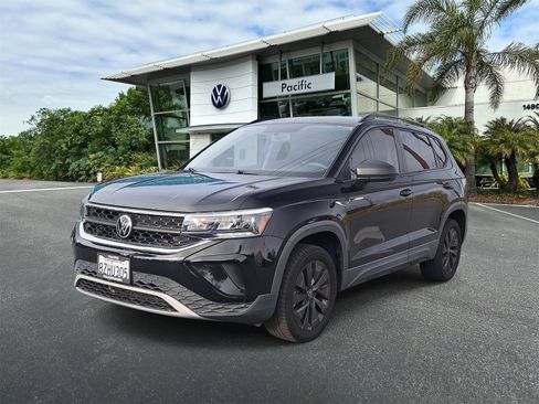 Used 2022 Volkswagen Taos S image 1