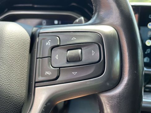 Used 2022 Chevrolet Silverado 1500 LTZ w/ Z71 Off-Road Package AWD/4WD image 9