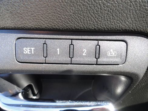 Used 2017 GMC Sierra 1500 SLT image 25