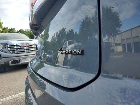 Used 2024 Volkswagen Atlas Cross Sport SE AWD/4WD image 8