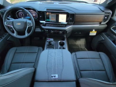 New 2026 Chevrolet Silverado 1500 High Country AWD/4WD image 5