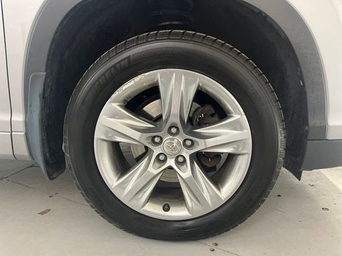 Used 2015 Toyota Highlander Limited Platinum image 12