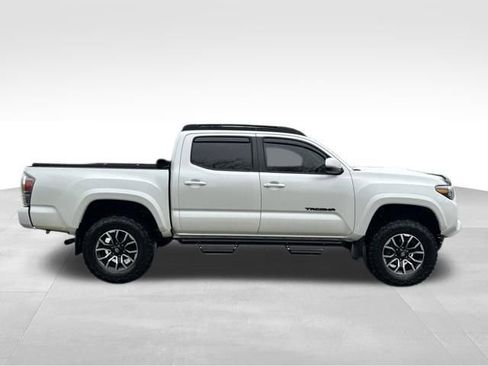 Used 2023 Toyota Tacoma TRD Sport w/ Technology Package AWD/4WD image 7