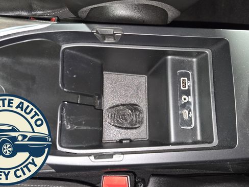 Used 2022 Alfa Romeo Giulia Ti image 16