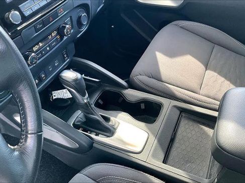 Certified 2024 Nissan Frontier SV w/ Technology Package image 16