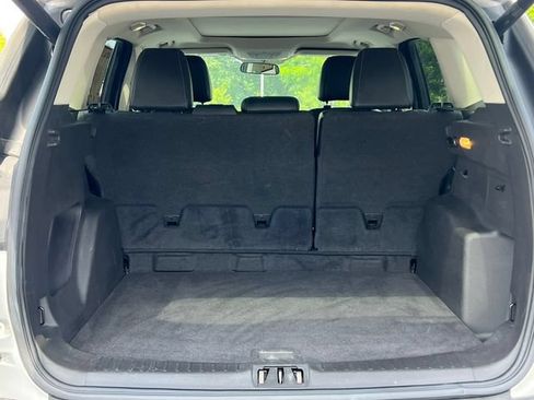 Used 2017 Ford Escape SE w/ SE Leather Comfort Package FWD image 32