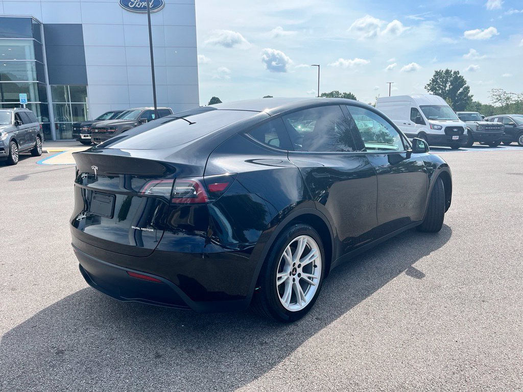 Used 2024 Tesla Model Y Long Range AWD/4WD image 5