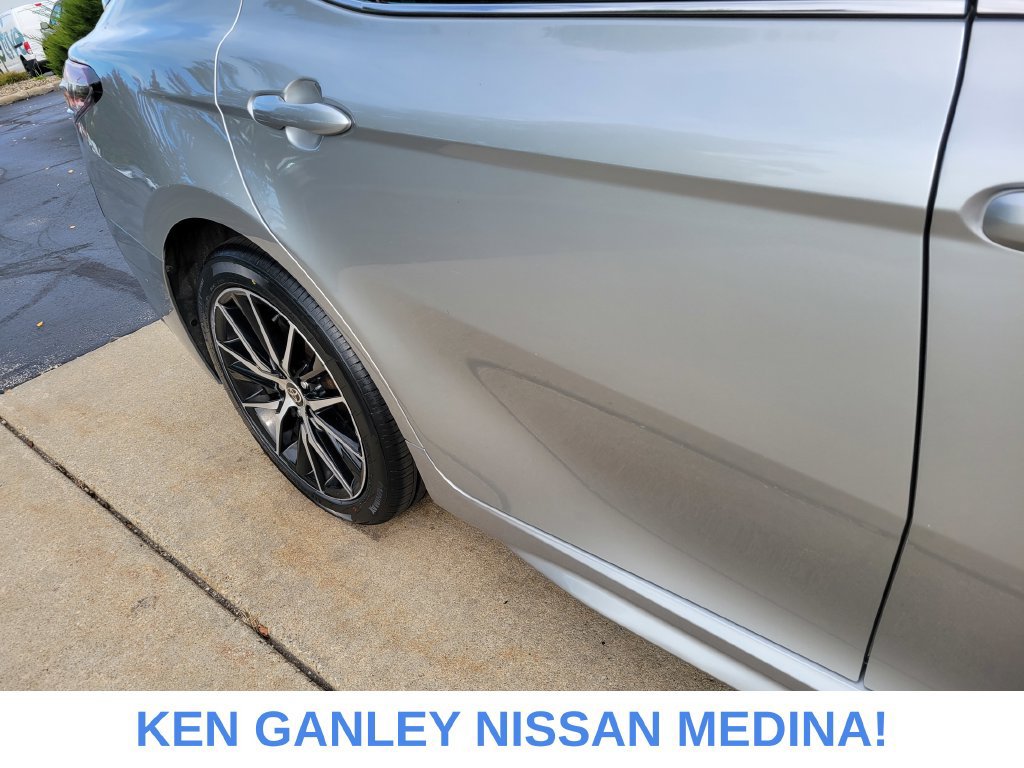 Used 2021 Toyota Camry SE AWD/4WD image 14