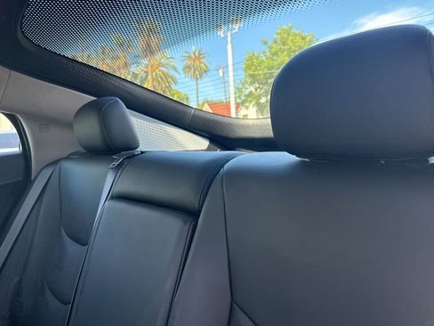 Used 2017 Chevrolet Volt Premier w/ Driver Confidence II Package image 12