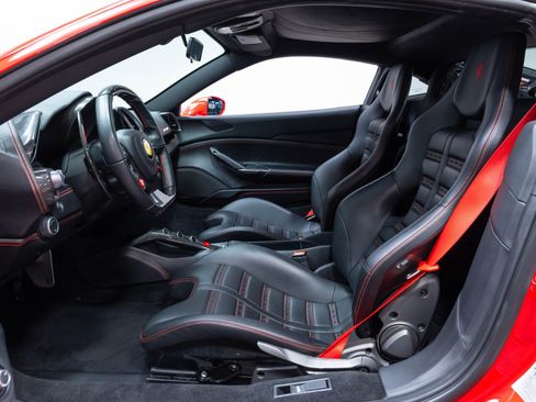 Used 2018 Ferrari 488 GTB RWD image 9