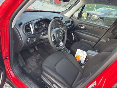 Used 2023 Jeep Renegade Latitude image 10