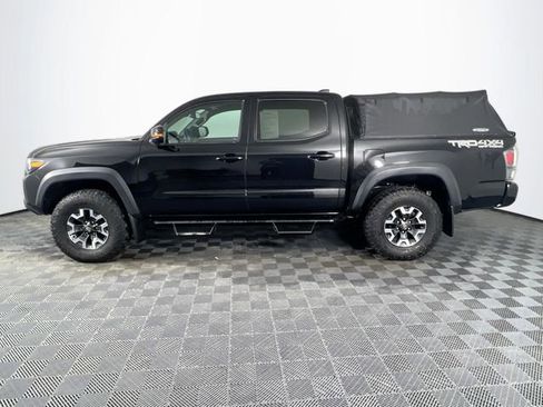 Used 2021 Toyota Tacoma TRD Off-Road w/ Technology Package AWD/4WD image 3
