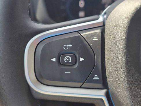 New 2025 Volvo XC60 B5 Core w/ Climate Package image 32