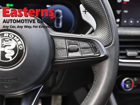 Used 2024 Alfa Romeo Stelvio Sprint image 16