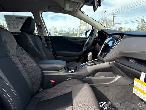 Used 2025 Subaru Outback Premium w/ Popular Package #1A image 17