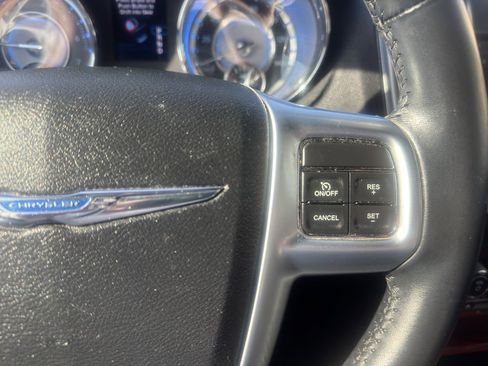 Used 2012 Chrysler 300 Limited image 11