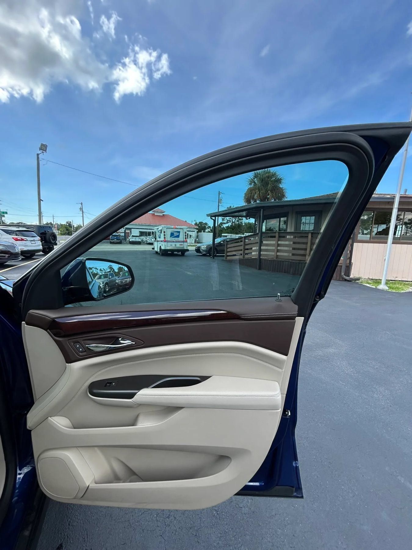 Used 2012 Cadillac SRX Luxury FWD image 14