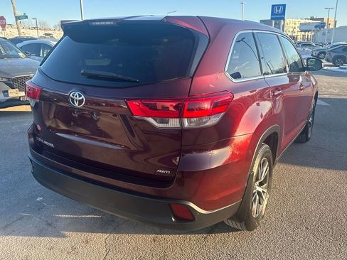 Used 2019 Toyota Highlander LE image 9