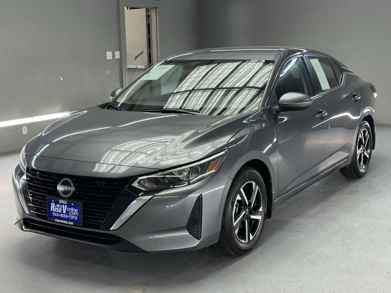 Used 2025 Nissan Sentra SV FWD image 3