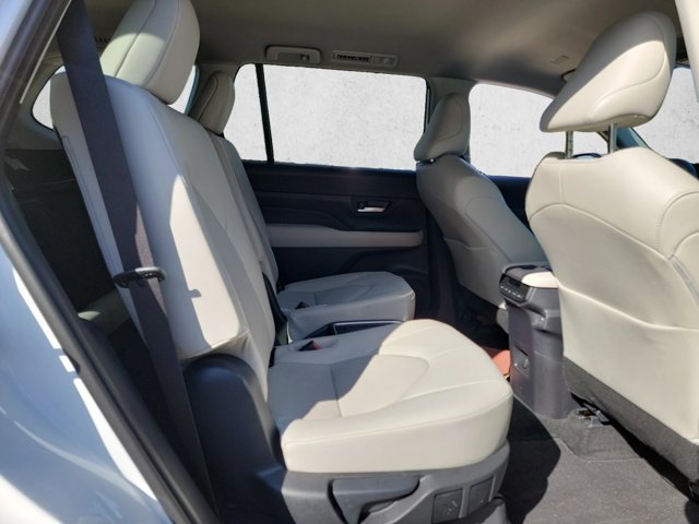 Used 2026 Toyota Grand Highlander AWD image 23