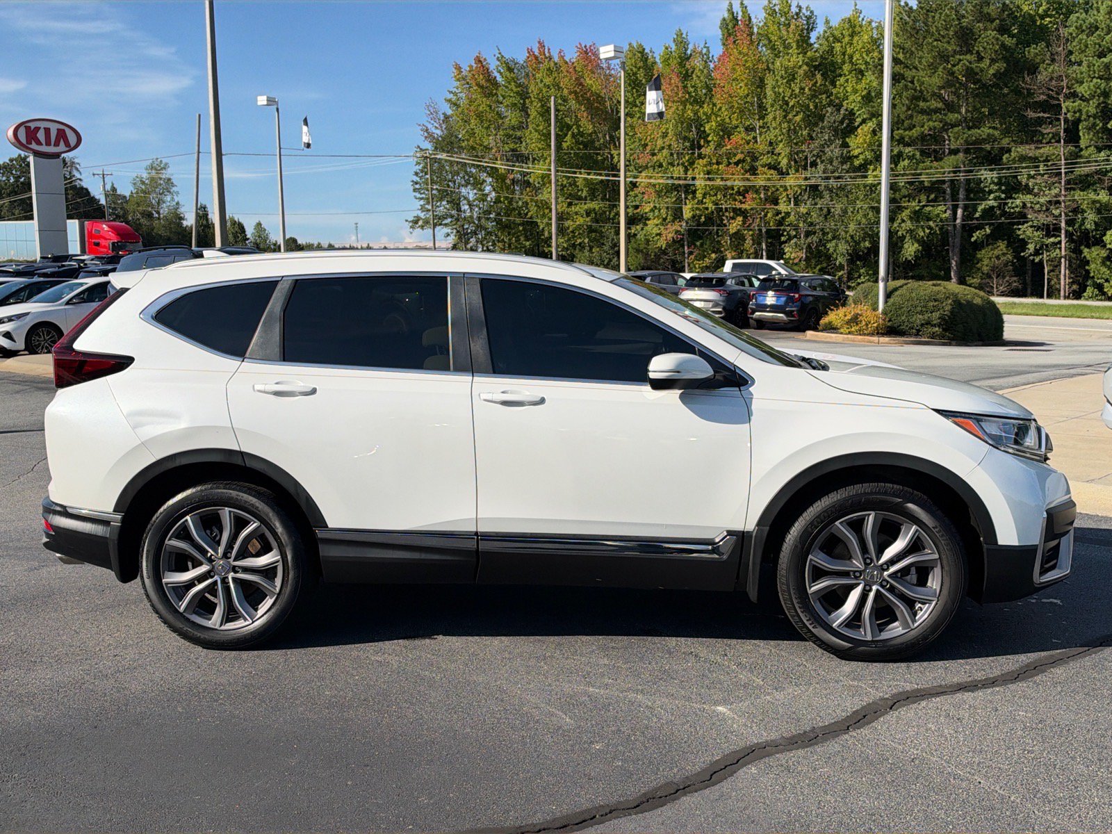 Used 2021 Honda CR-V Touring image 3