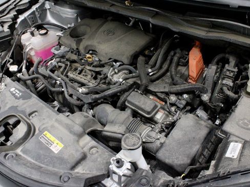 Used 2022 Toyota Sienna XSE image 19