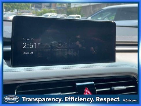 Used 2025 Genesis G70 2.5T image 27