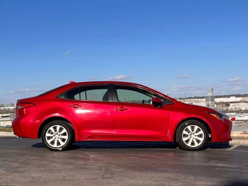 Used 2020 Toyota Corolla LE FWD image 5