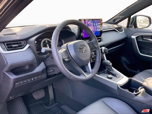 Used 2025 Toyota RAV4 XSE image 19