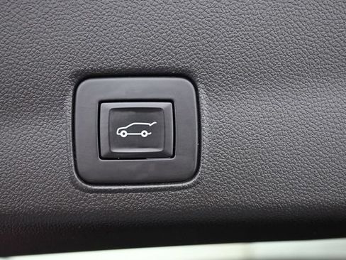 Used 2021 Chevrolet TrailBlazer RS w/ Sun and Liftgate Package AWD/4WD image 24