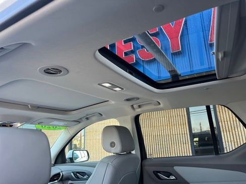 Used 2020 Chevrolet Traverse Premier image 17