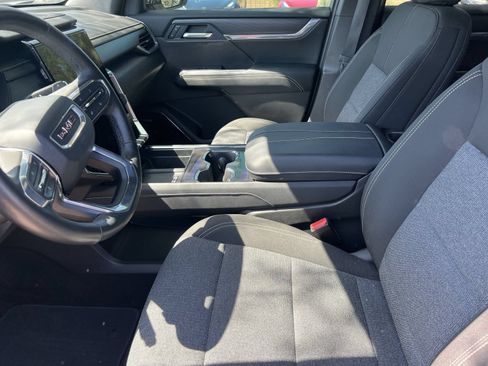 Used 2025 GMC Acadia Elevation FWD image 10