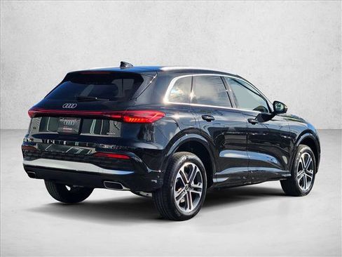 Used 2025 Audi Q5 Premium w/ Convenience Package AWD/4WD image 5