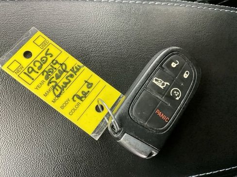 Used 2019 Jeep Cherokee Latitude Plus w/ Comfort/Convenience Group image 30