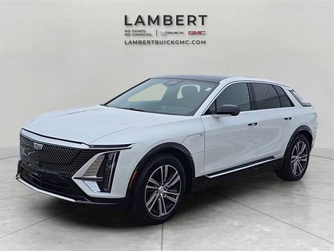 Used 2024 Cadillac Lyriq Luxury w/ LPO, Floor Liner Package image 1