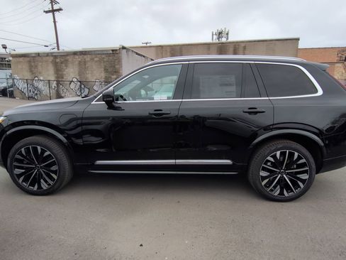 New 2026 Volvo XC90 T8 Ultra w/ Lounge Package image 7