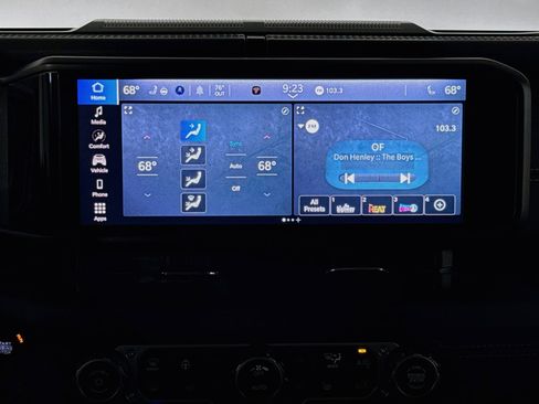Used 2024 Jeep Wrangler Unlimited Sahara AWD/4WD image 29