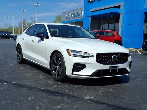 Used 2024 Volvo S60 B5 Plus AWD/4WD image 2