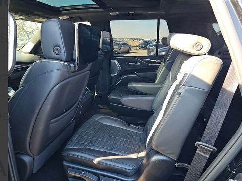 Used 2024 Cadillac Escalade Sport Platinum image 7