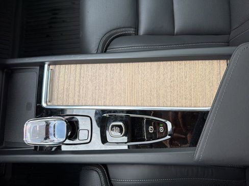 New 2026 Volvo XC60 B5 Ultra w/ Protection Package Premier image 30