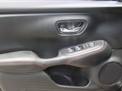 Used 2025 Honda HR-V Sport image 11