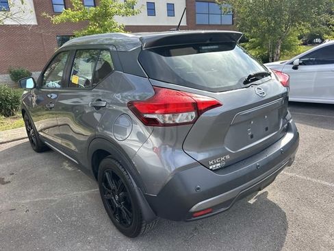 Used 2020 Nissan Kicks SR w/ SR Premium Package FWD image 8