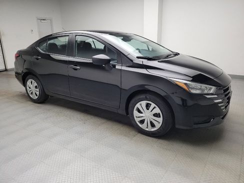 Used 2025 Nissan Versa S FWD image 11