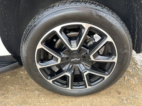 Used 2023 Chevrolet Suburban RST w/ Luxury Package image 44