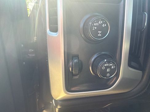 Used 2016 GMC Sierra 1500 SLE w/ SLE Value Package AWD/4WD image 21