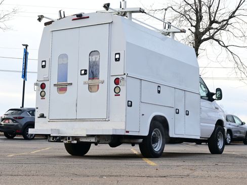 Used 2017 Ford E-350 and Econoline 350 Super Duty w/ Power Windows & Locks Group image 31