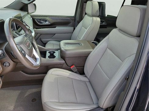 Used 2021 GMC Yukon SLT w/ SLT Premium Package image 14